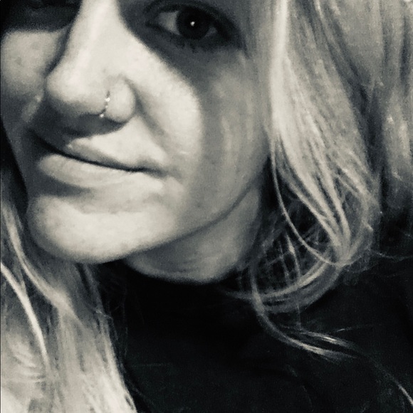 Meet your Posher, Heather - Picture 2 of 3